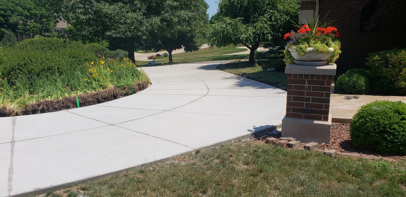 Remove and replace concrete driveway - West Des Moines, IA - TRW Concrete